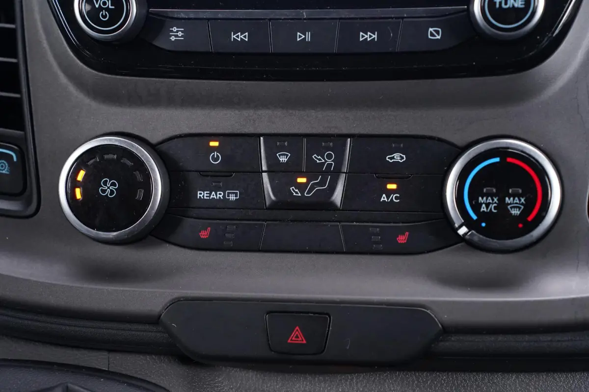 2.0 TDCI 130 pk L2 Dubbel Cabine 5-Zits Navi Camera, Apple Carplay, Cruise Control, PDC V+A