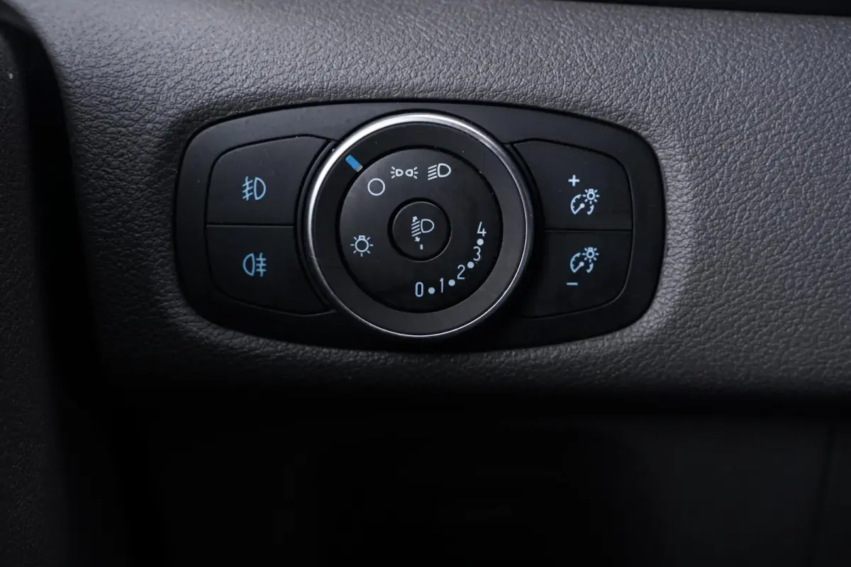 2.0 TDCI 130 pk L2 Dubbel Cabine 5-Zits Navi Camera, Apple Carplay, Cruise Control, PDC V+A