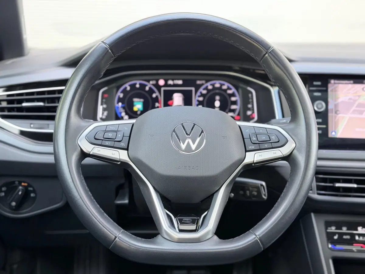 1.5 TSI 3xR-Line Pano/Camera/AppleCarPlay