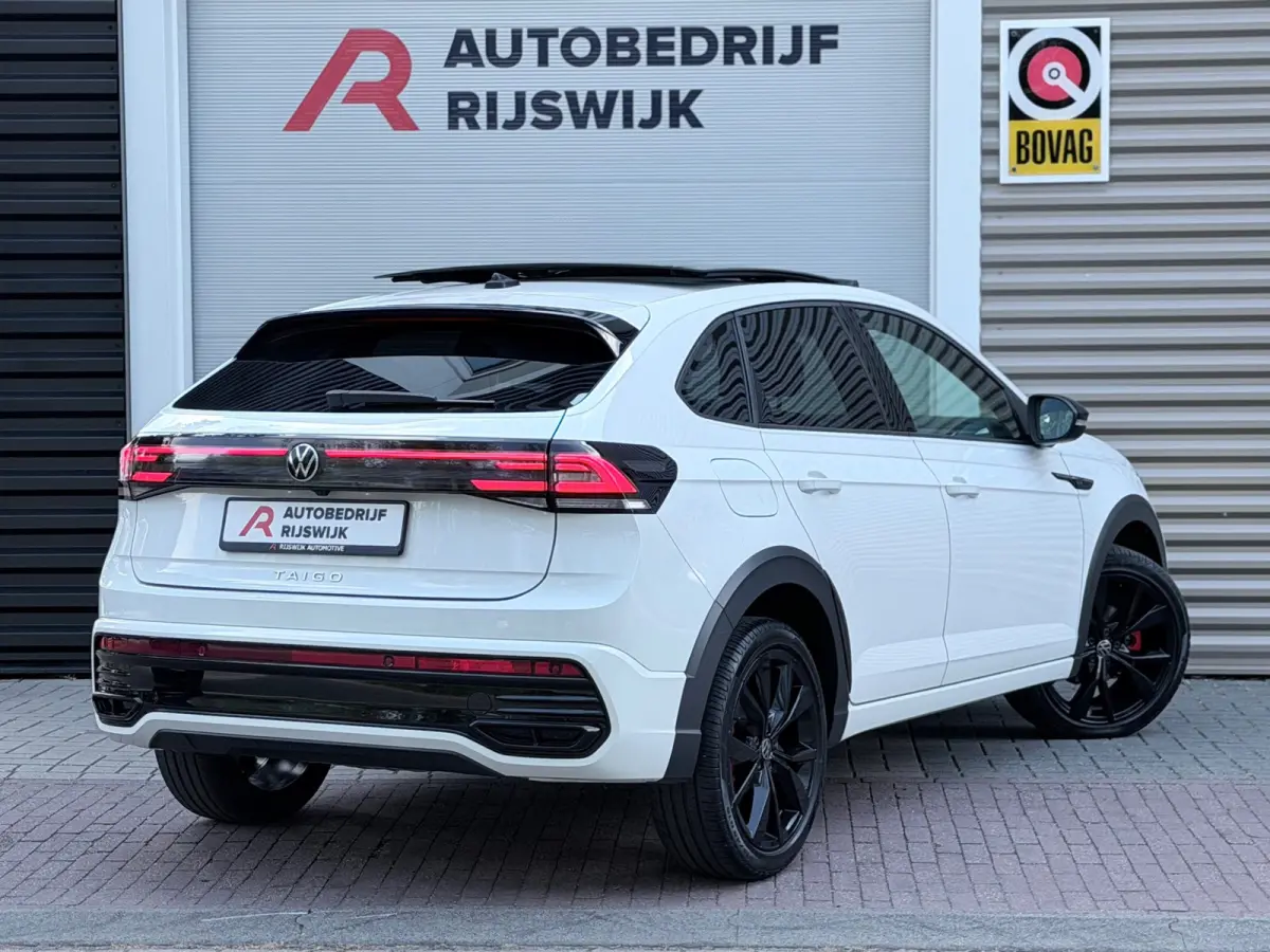 1.5 TSI 3xR-Line Pano/Camera/AppleCarPlay