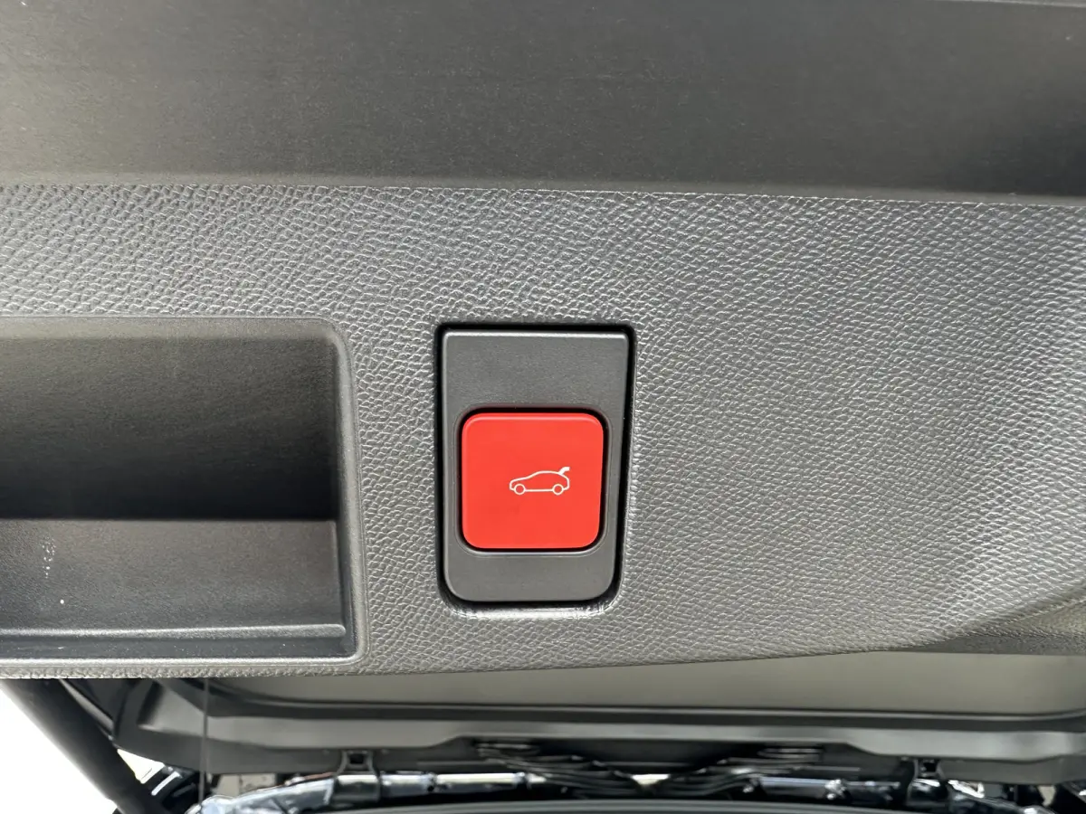 225pk Plug-In Hybrid Plus (Elektrische Klep - Leder incl verwarming/koeling/massage/geheugen - Adaptieve Cruise Controle - Keyless Entry - Camera - Parkeersensoren V+A - LED)