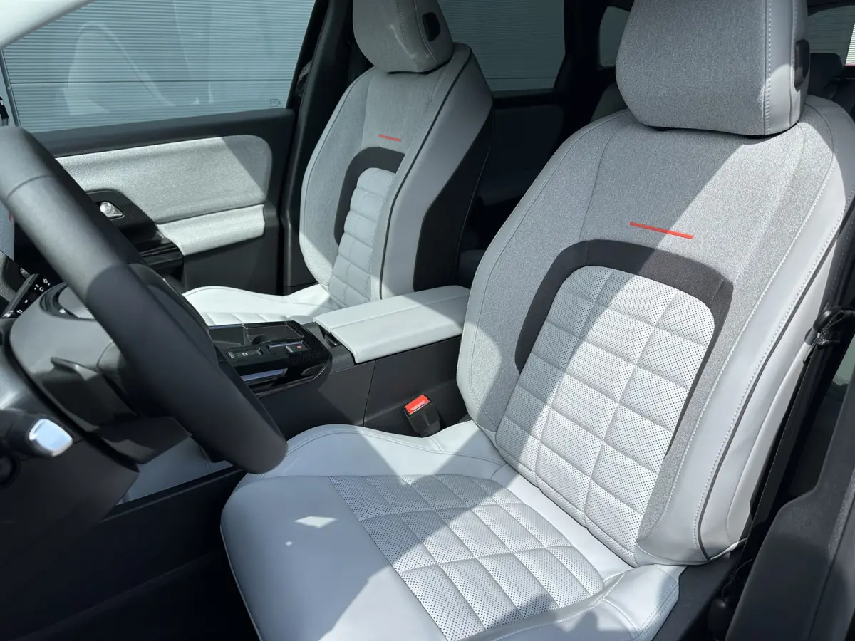 225pk Plug-In Hybrid Plus (Elektrische Klep - Leder incl verwarming/koeling/massage/geheugen - Adaptieve Cruise Controle - Keyless Entry - Camera - Parkeersensoren V+A - LED)