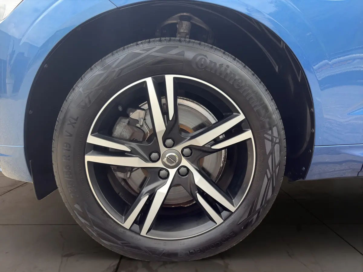 2.0 T8 Twin Engine AWD R-Design | BLIS | 360 Camera | Harman Kardon | Keyless Start / Entry | R-Desin