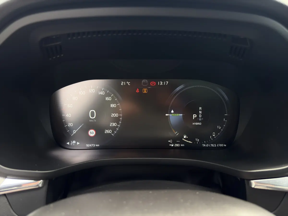 2.0 T8 Twin Engine AWD R-Design | BLIS | 360 Camera | Harman Kardon | Keyless Start / Entry | R-Desin
