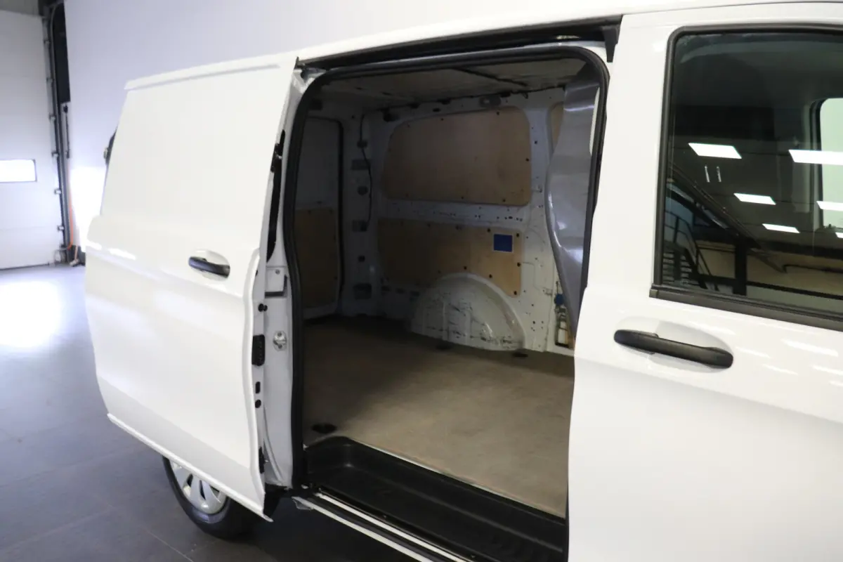 110 CDI Lang EURO 6 - Airco - Cruise - PDC - Trekhaak - € 17.900,- Excl.
