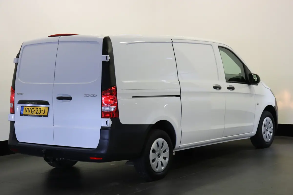 110 CDI Lang EURO 6 - Airco - Cruise - PDC - Trekhaak - € 17.900,- Excl.