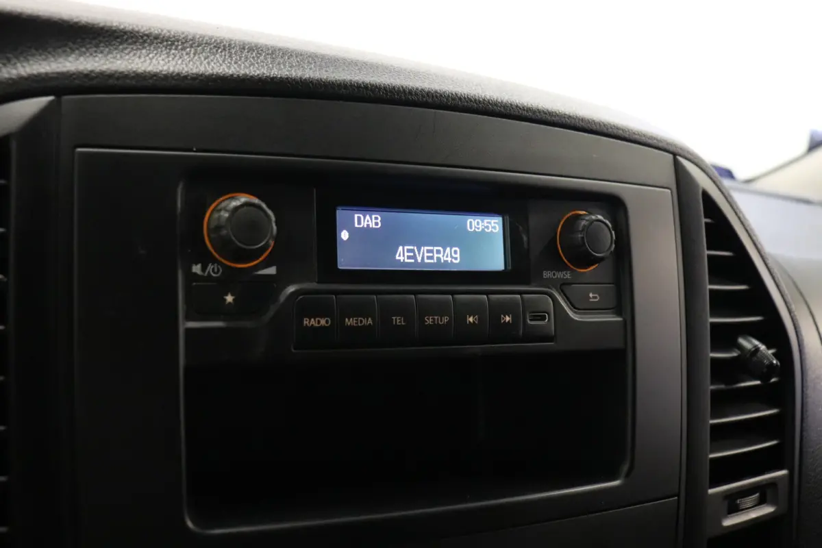 110 CDI Lang EURO 6 - Airco - Cruise - PDC - Trekhaak - € 17.900,- Excl.