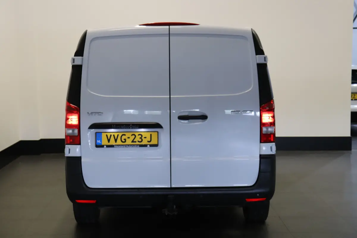 110 CDI Lang EURO 6 - Airco - Cruise - PDC - Trekhaak - € 17.900,- Excl.