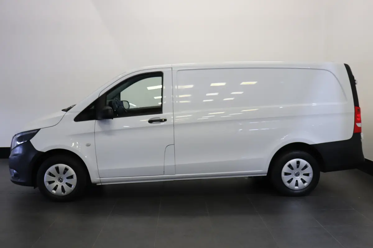 110 CDI Lang EURO 6 - Airco - Cruise - PDC - Trekhaak - € 17.900,- Excl.