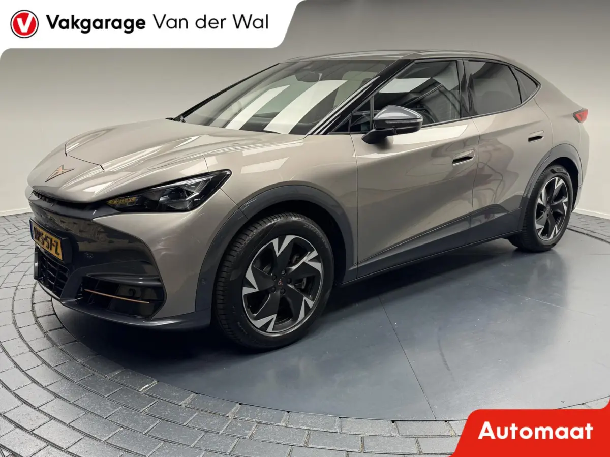 Essential 82 kWh 286PK Automaat-Navigatie-Adapt.Cr.contr-Clima-Camera-Carplay-Parkeersensoren-Stoelverwarming-Lm19''velgen-Ect