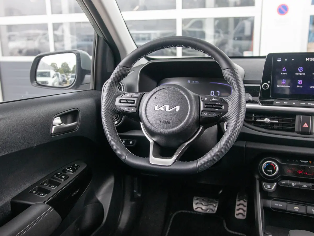 1.0 DPI GT-Line | Automaat | 16" | Navi | Clima | Stoel&Stuur Verw. | PDC | Camera l Zwarte logo's