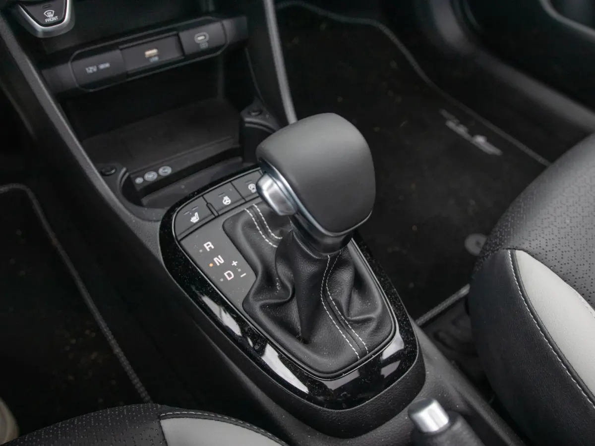 1.0 DPI GT-Line | Automaat | 16" | Navi | Clima | Stoel&Stuur Verw. | PDC | Camera l Zwarte logo's