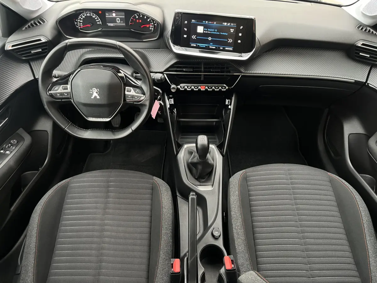 PureTech 75 Black Edition | Carplay/Android Auto | Bluetooth | Navigatie | Parkeersensoren achter | Cruise Control | Airco |