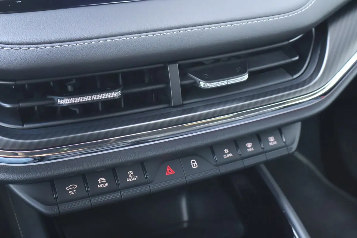 80 Sportline SOH 92% l TREKHAAK l ADAPT.CRUISE l DODE HOEK l MATRIX l LANE l CARPLAY lORG.NL l DEALER OND l NAP l