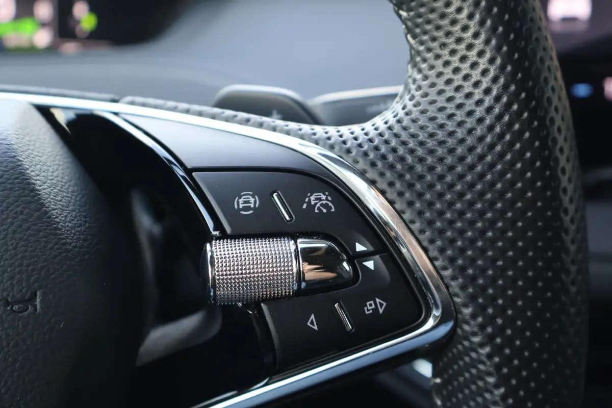 80 Sportline SOH 92% l TREKHAAK l ADAPT.CRUISE l DODE HOEK l MATRIX l LANE l CARPLAY lORG.NL l DEALER OND l NAP l