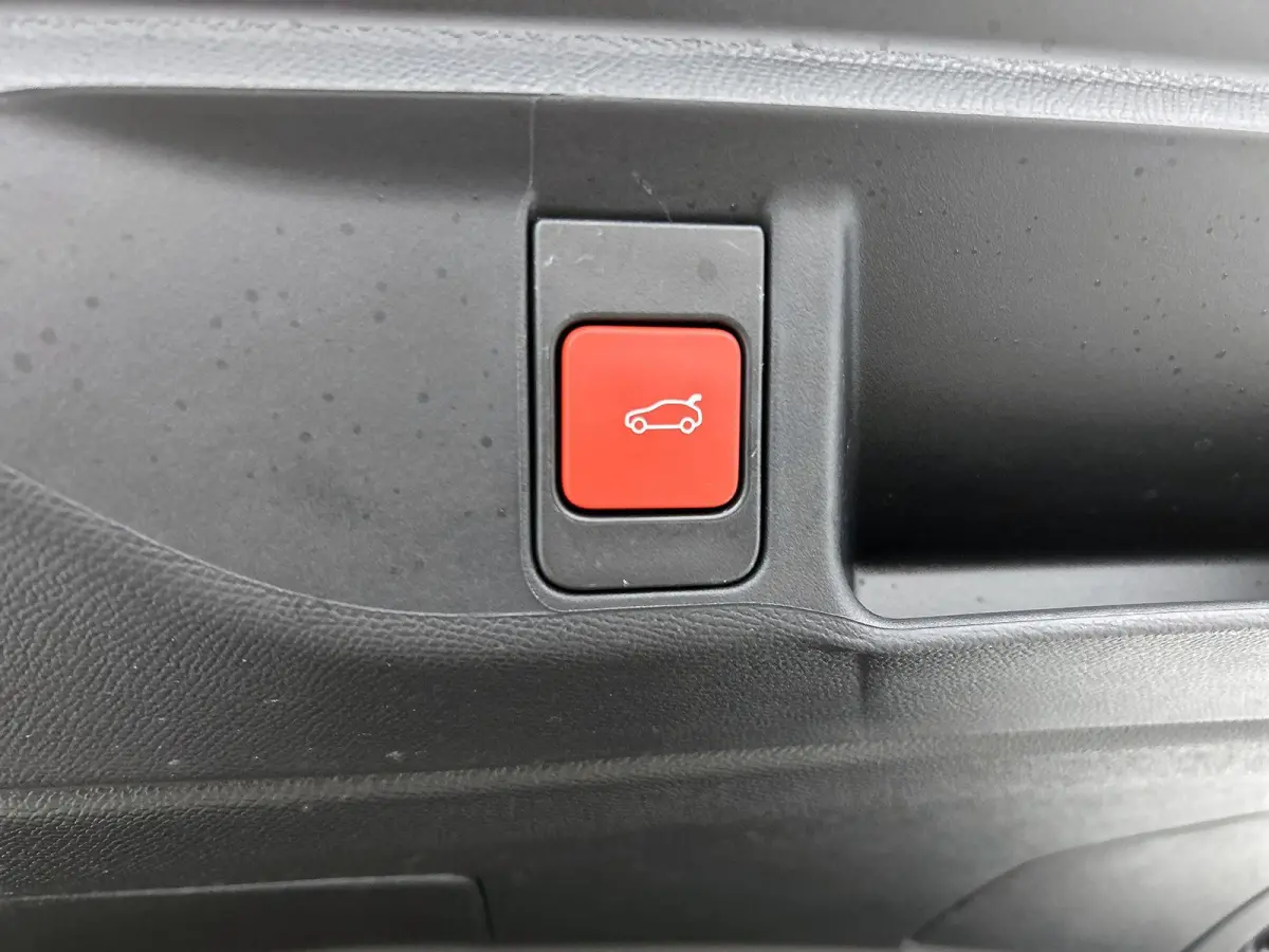 Ligne Business Comfort Pack 58.3 kWh | Automaat | Warmtepomp | Apple carplay | Android auto | Lederen bekleding | Elektrisch bedienbare stoelen | Elektrische achterklep | Lichtmetalen velgen