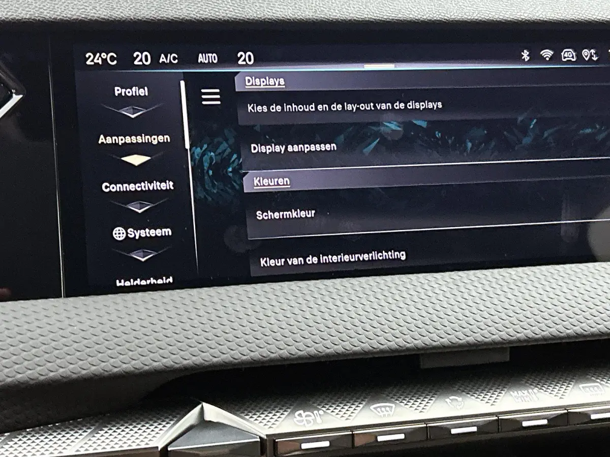 Ligne Business Comfort Pack 58.3 kWh | Automaat | Warmtepomp | Apple carplay | Android auto | Lederen bekleding | Elektrisch bedienbare stoelen | Elektrische achterklep | Lichtmetalen velgen