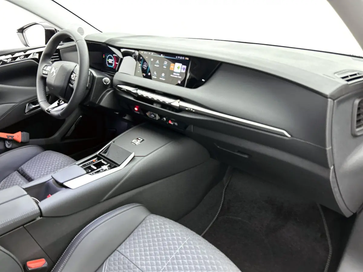 Ligne Business Comfort Pack 58.3 kWh | Automaat | Warmtepomp | Apple carplay | Android auto | Lederen bekleding | Elektrisch bedienbare stoelen | Elektrische achterklep | Lichtmetalen velgen