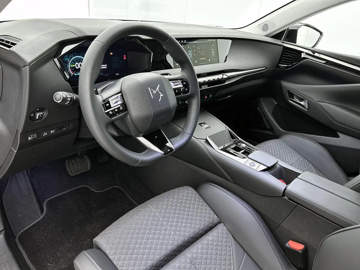 Ligne Business Comfort Pack 58.3 kWh | Automaat | Warmtepomp | Apple carplay | Android auto | Lederen bekleding | Elektrisch bedienbare stoelen | Elektrische achterklep | Lichtmetalen velgen