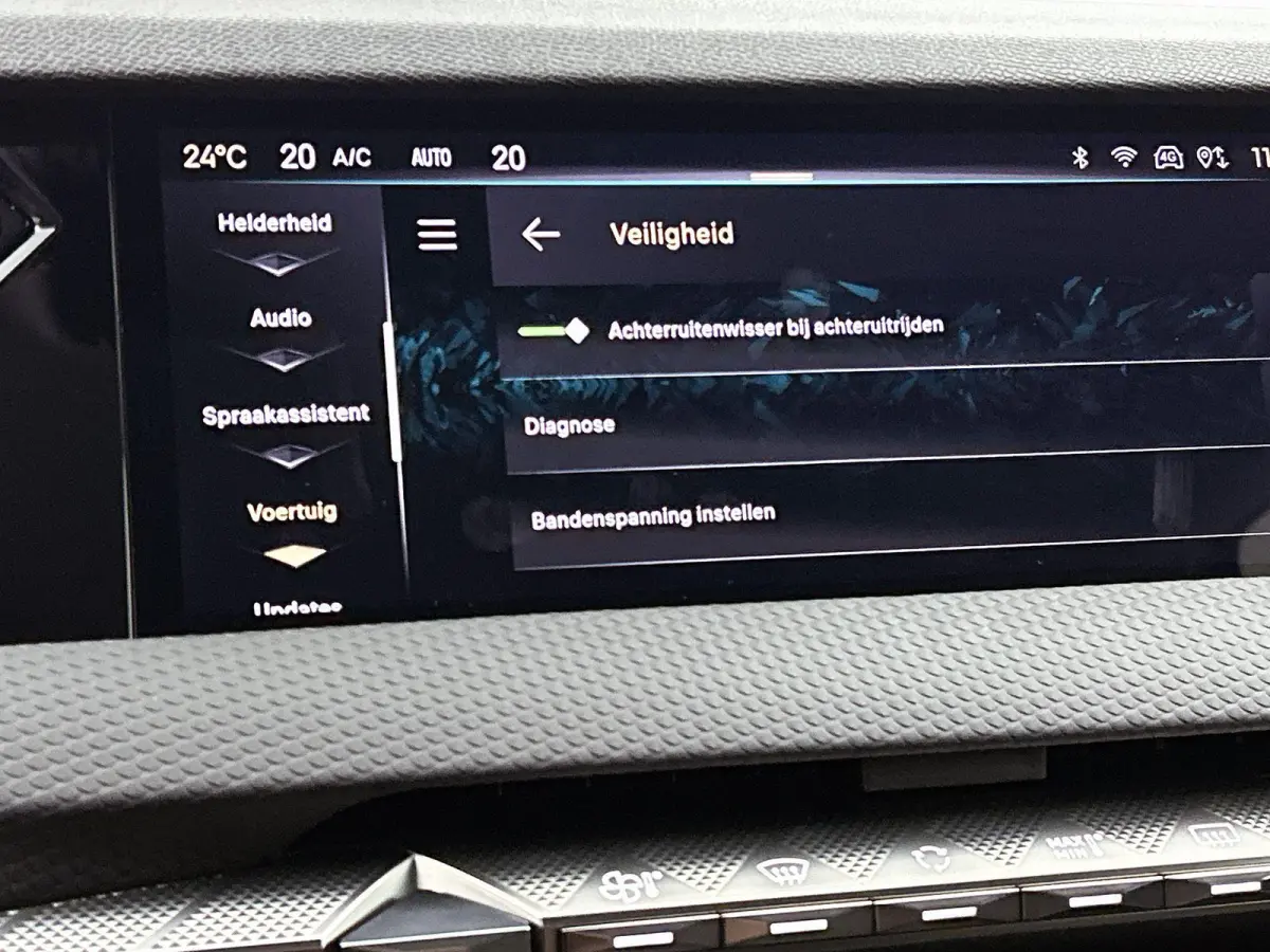 Ligne Business Comfort Pack 58.3 kWh | Automaat | Warmtepomp | Apple carplay | Android auto | Lederen bekleding | Elektrisch bedienbare stoelen | Elektrische achterklep | Lichtmetalen velgen