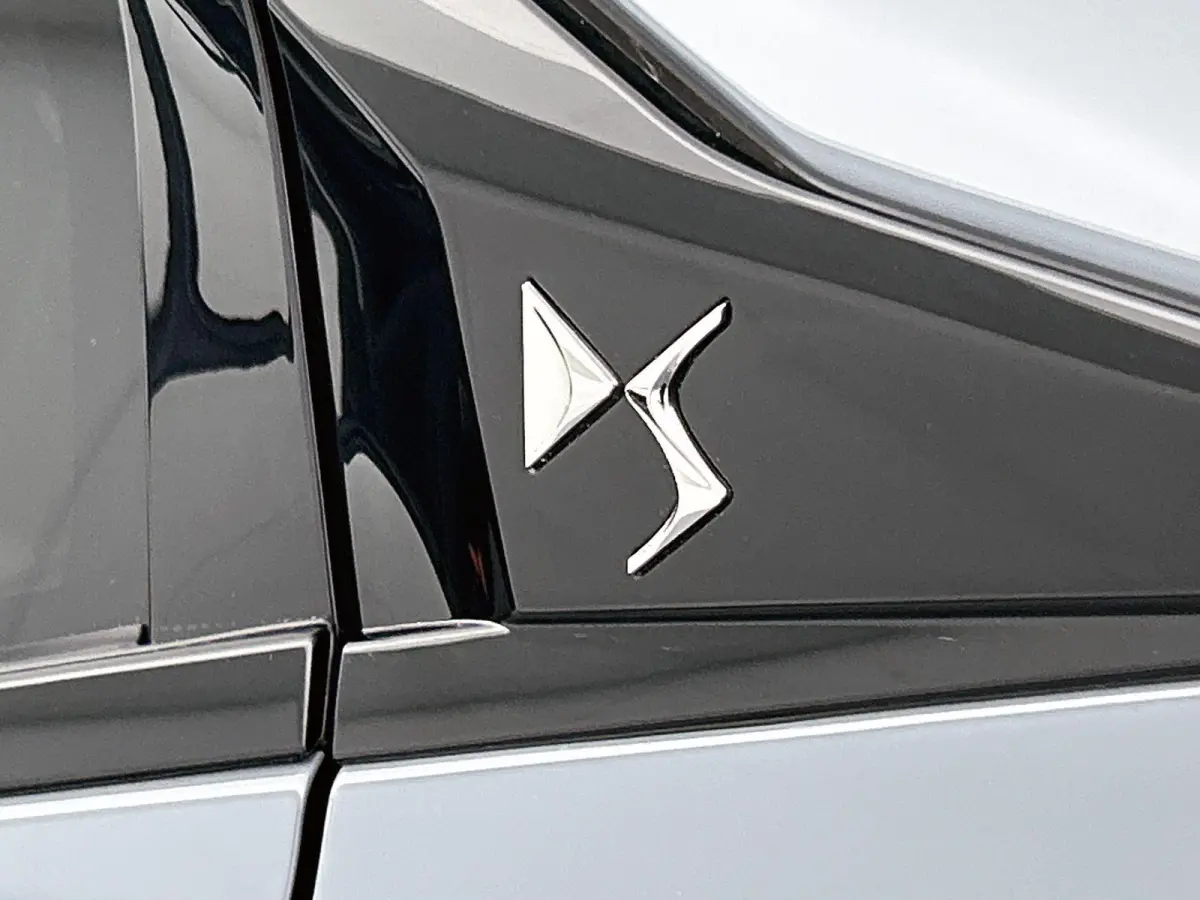 Ligne Business Comfort Pack 58.3 kWh | Automaat | Warmtepomp | Apple carplay | Android auto | Lederen bekleding | Elektrisch bedienbare stoelen | Elektrische achterklep | Lichtmetalen velgen