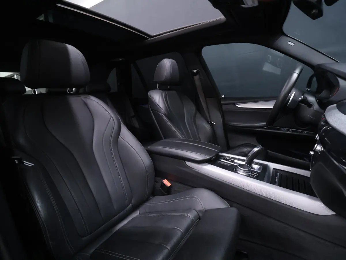 xDrive40e iPerformance High Executive M Sport [TREKHAAK UITKLAPBAAR, SCHUIFKANTELDAK, APPLE CARPLAY, ANDROID, MEMORY SEATS, STOELVERWARMING, CAMERA, CRUISE, PDC V+A, CLIMATE, NIEUWSTAAT]