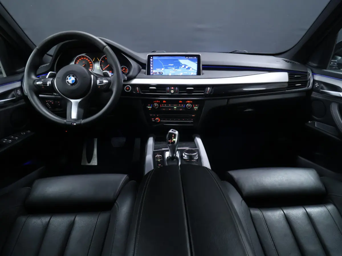 xDrive40e iPerformance High Executive M Sport [TREKHAAK UITKLAPBAAR, SCHUIFKANTELDAK, APPLE CARPLAY, ANDROID, MEMORY SEATS, STOELVERWARMING, CAMERA, CRUISE, PDC V+A, CLIMATE, NIEUWSTAAT]