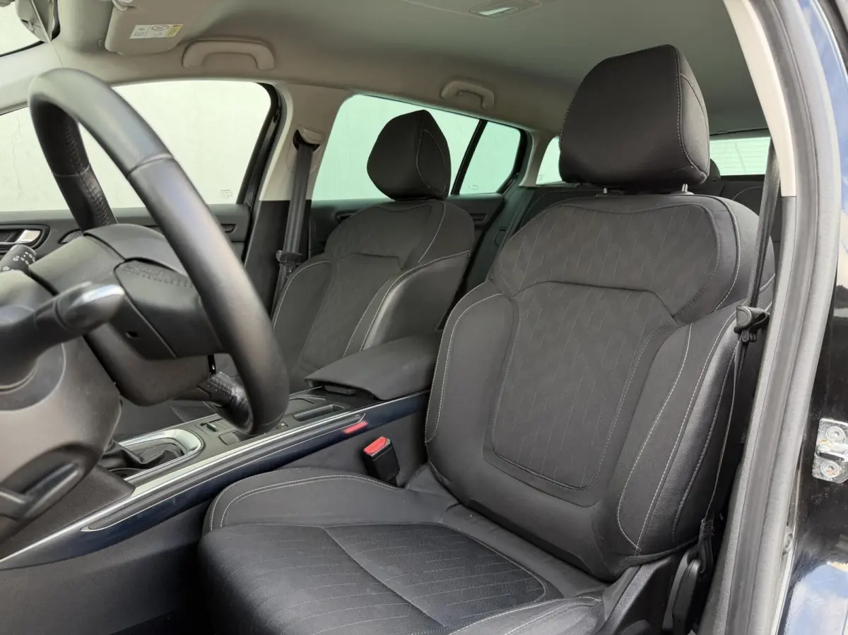 1.3 TCe Business | Camera | Carplay
