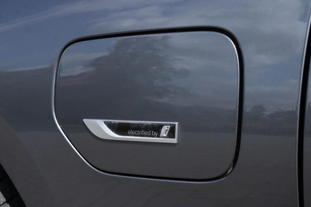 330E xDrive Sportline|Stuur+stoelverwarming|Trekhaak|Shadow Line|Adaptive Cruise|