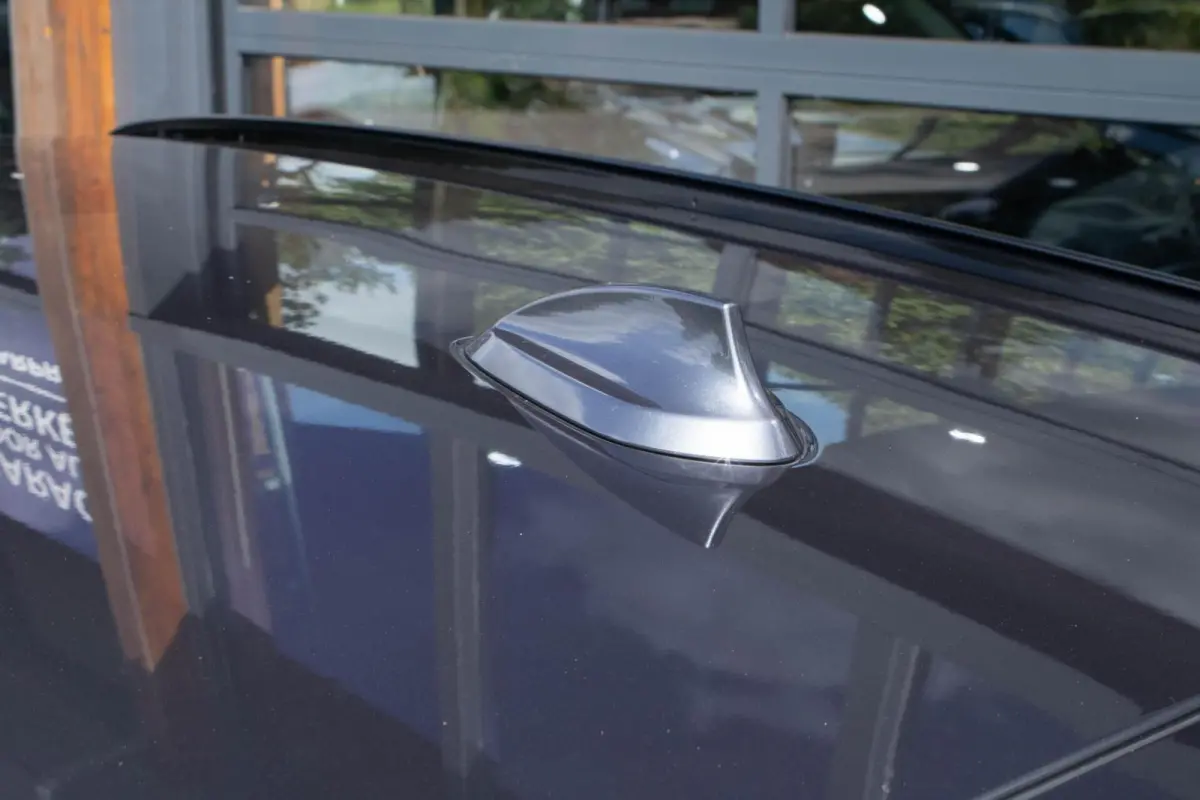 330E xDrive Sportline|Stuur+stoelverwarming|Trekhaak|Shadow Line|Adaptive Cruise|