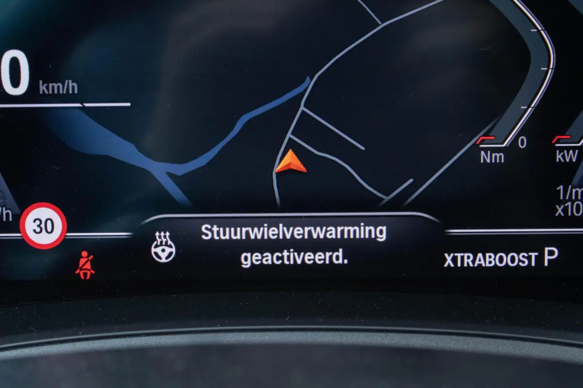 330E xDrive Sportline|Stuur+stoelverwarming|Trekhaak|Shadow Line|Adaptive Cruise|