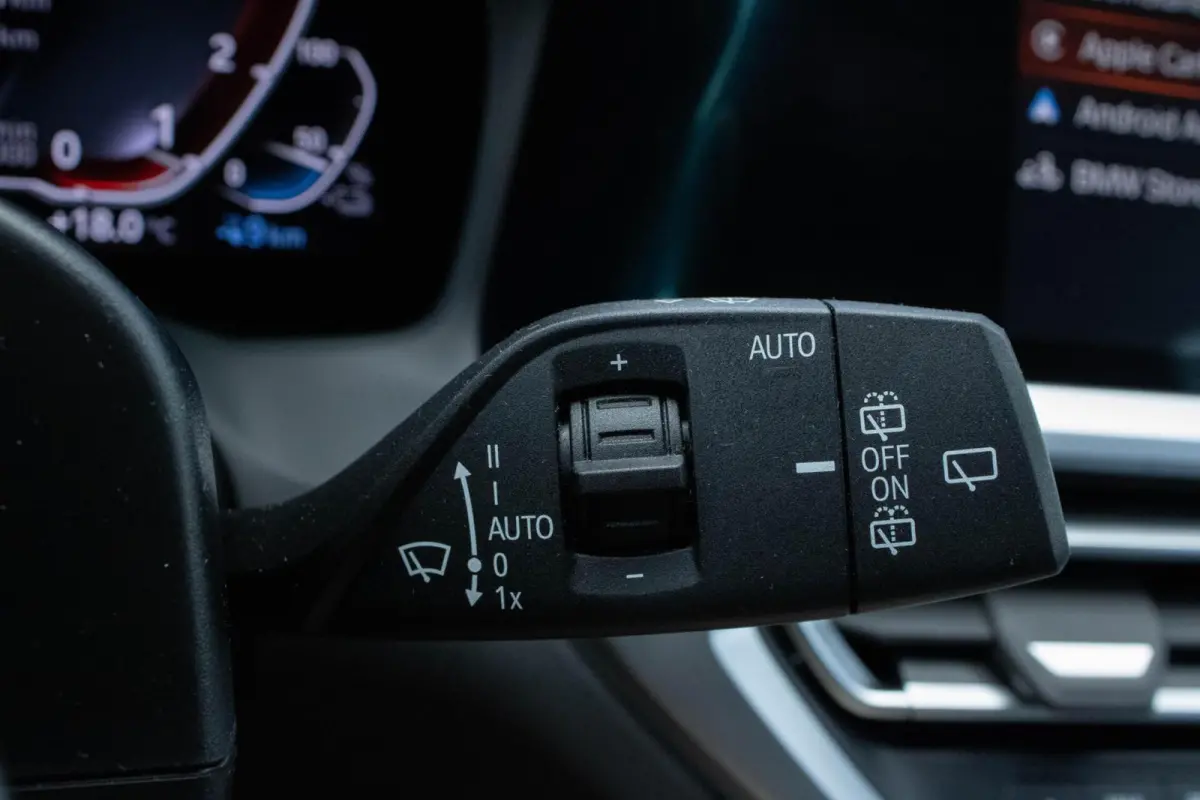 330E xDrive Sportline|Stuur+stoelverwarming|Trekhaak|Shadow Line|Adaptive Cruise|