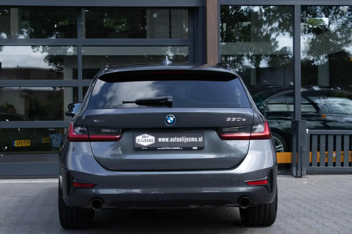 330E xDrive Sportline|Stuur+stoelverwarming|Trekhaak|Shadow Line|Adaptive Cruise|
