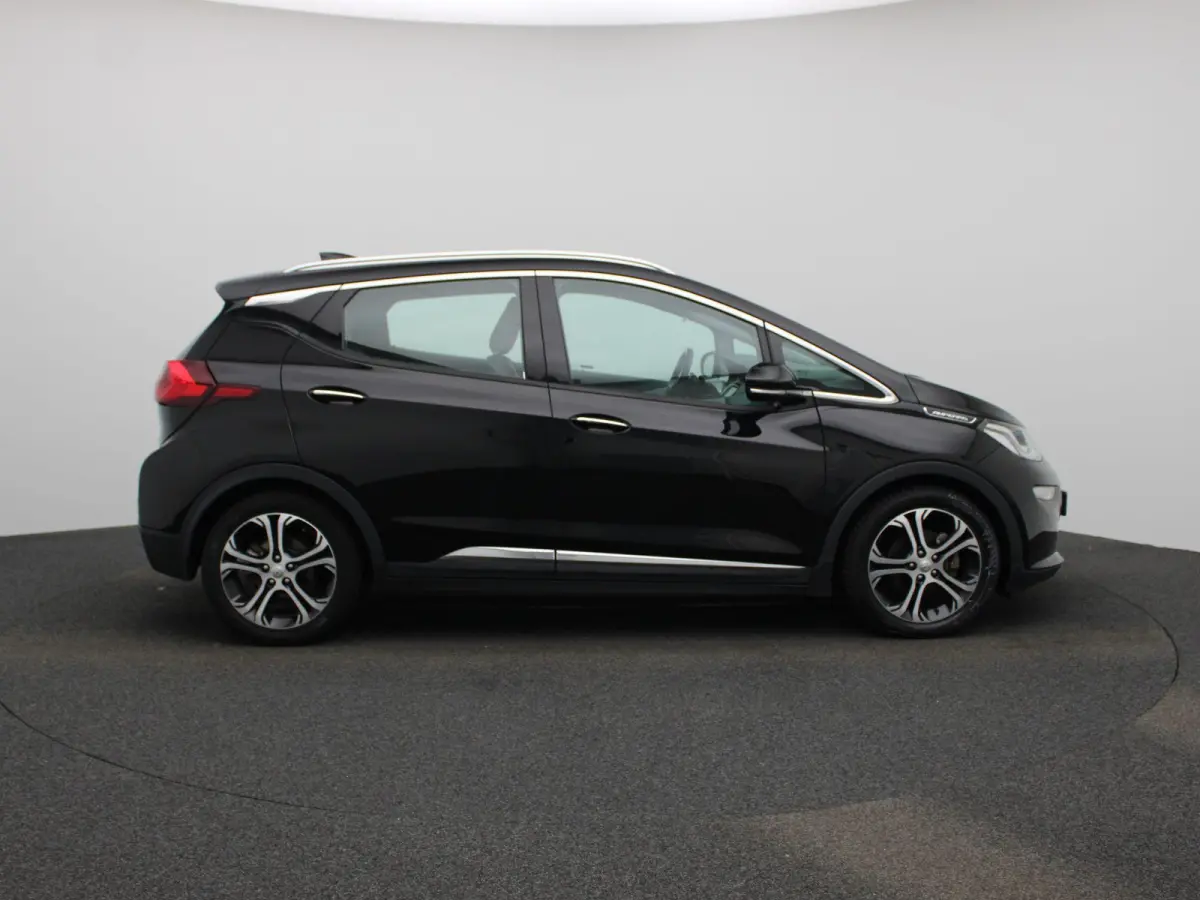 Launch executive 60 kWh | Apple Carplay/Android Auto | Camera | Parkeersensoren | Stoelverwarming |