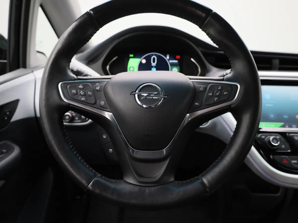 Launch executive 60 kWh | Apple Carplay/Android Auto | Camera | Parkeersensoren | Stoelverwarming |