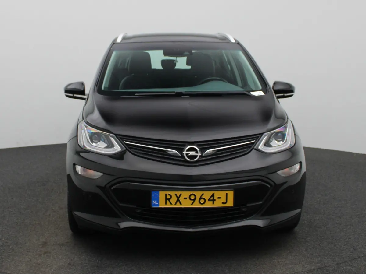 Launch executive 60 kWh | Apple Carplay/Android Auto | Camera | Parkeersensoren | Stoelverwarming |
