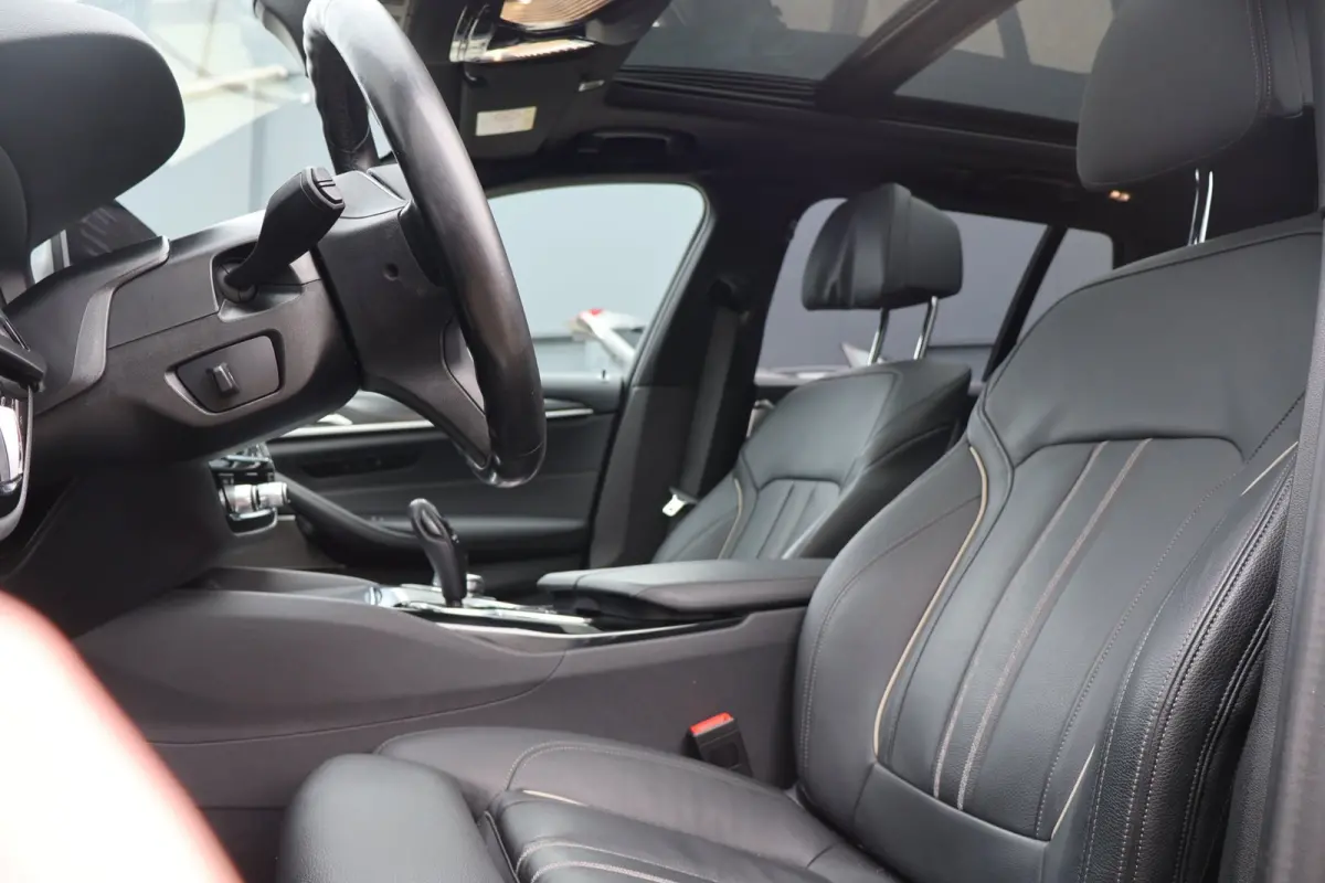 530e M-SPORT PANO l H/K l SFEER l LED l CARPLAY l LEDER l ORG.NL l DEALER OH l 1e EIG l NAP l BTW