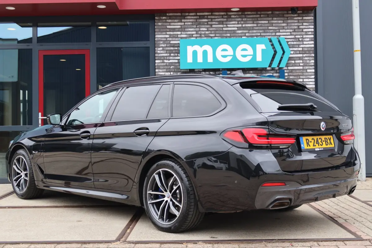 530e M-SPORT PANO l H/K l SFEER l LED l CARPLAY l LEDER l ORG.NL l DEALER OH l 1e EIG l NAP l BTW