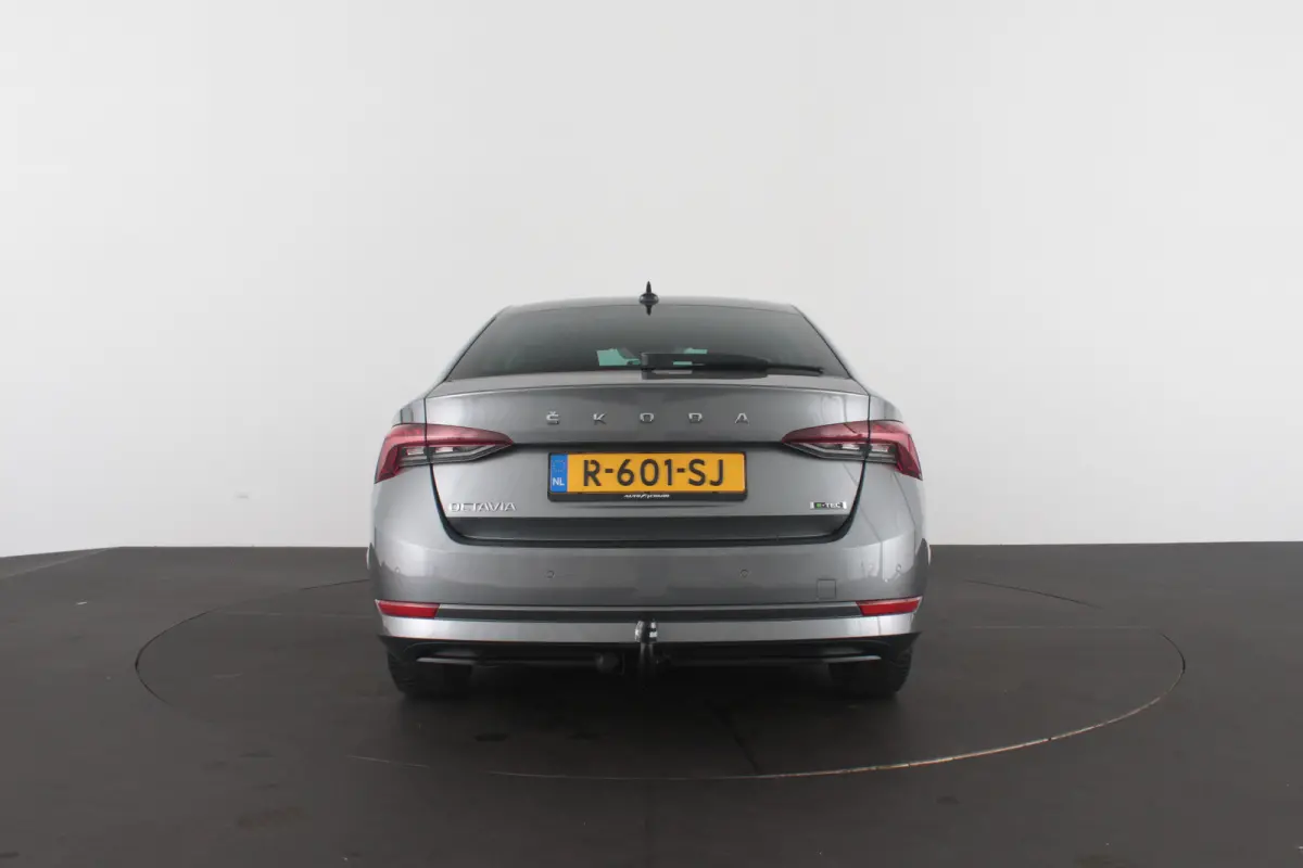 1.5 e-TSI Tour Editie > Trekhaak/ACC/18 inch/Keyless/All season banden