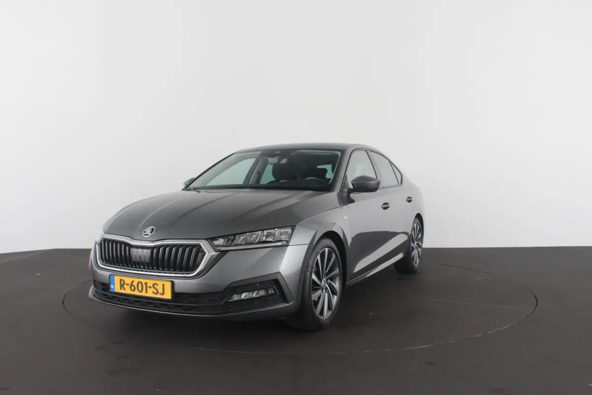 1.5 e-TSI Tour Editie > Trekhaak/ACC/18 inch/Keyless/All season banden