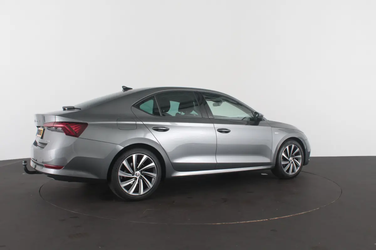 1.5 e-TSI Tour Editie > Trekhaak/ACC/18 inch/Keyless/All season banden