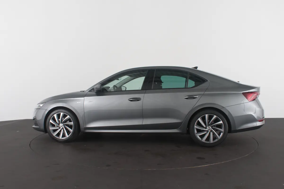 1.5 e-TSI Tour Editie > Trekhaak/ACC/18 inch/Keyless/All season banden