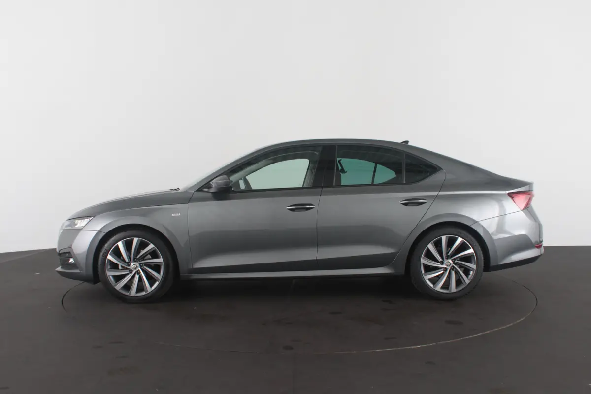 1.5 e-TSI Tour Editie > Trekhaak/ACC/18 inch/Keyless/All season banden