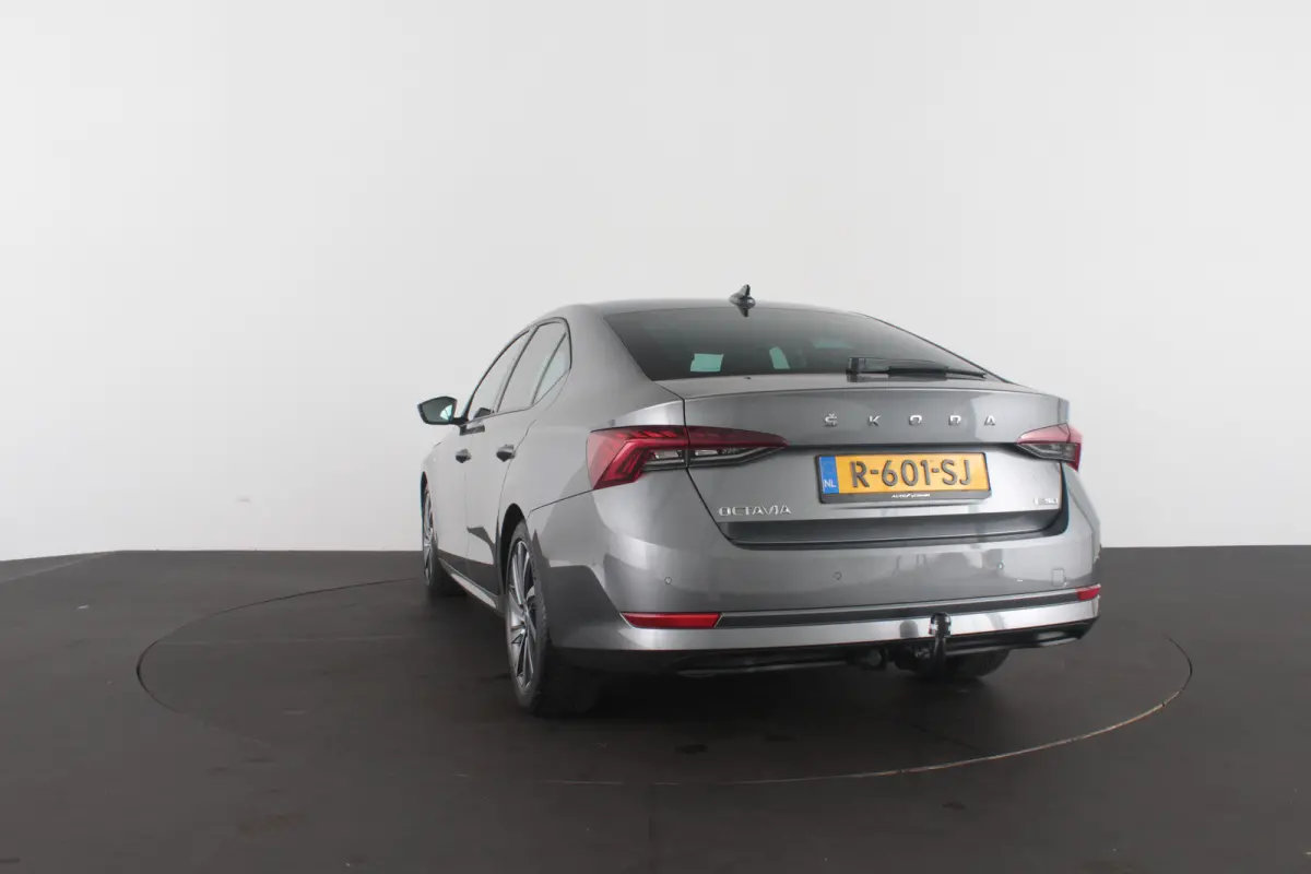 1.5 e-TSI Tour Editie > Trekhaak/ACC/18 inch/Keyless/All season banden