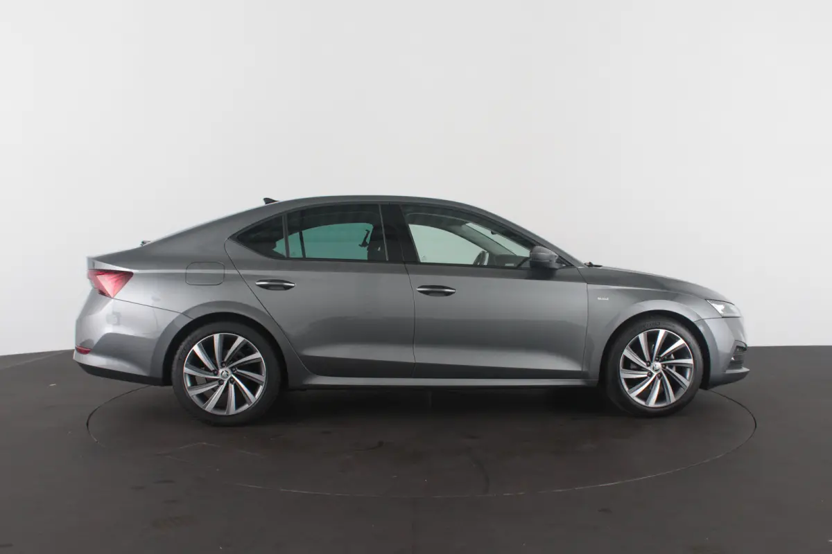 1.5 e-TSI Tour Editie > Trekhaak/ACC/18 inch/Keyless/All season banden