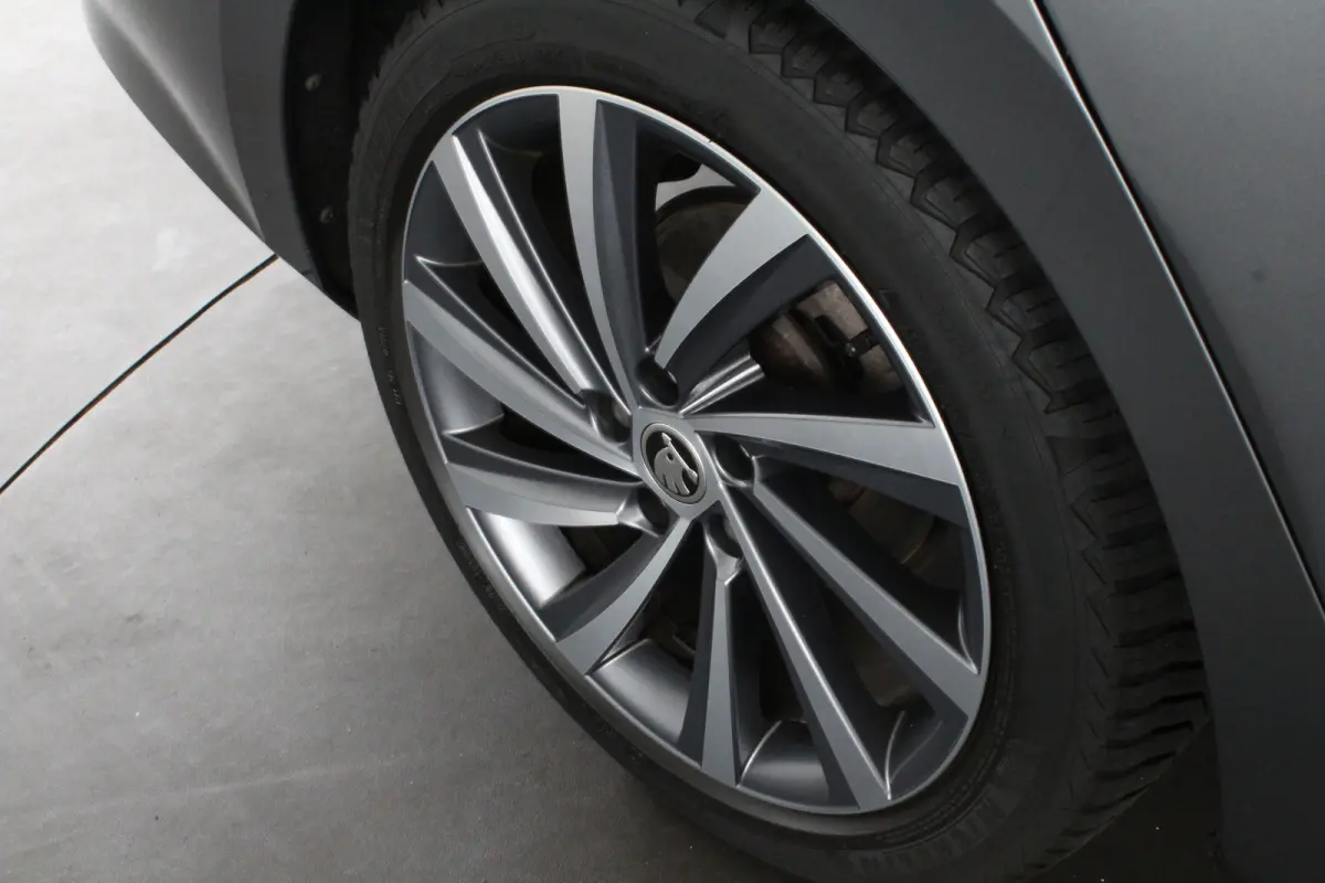 1.5 e-TSI Tour Editie > Trekhaak/ACC/18 inch/Keyless/All season banden