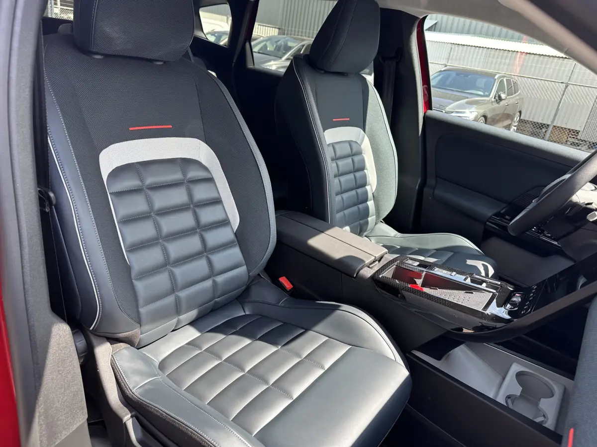 225pk Plug-In Hybrid MAX (Trekhaak - Elektrische Klep - Leder incl verwarming/geheugen - Adaptieve Cruise Controle - Keyless Entry - Camera V+A - Parkeersensoren V+A - LED)