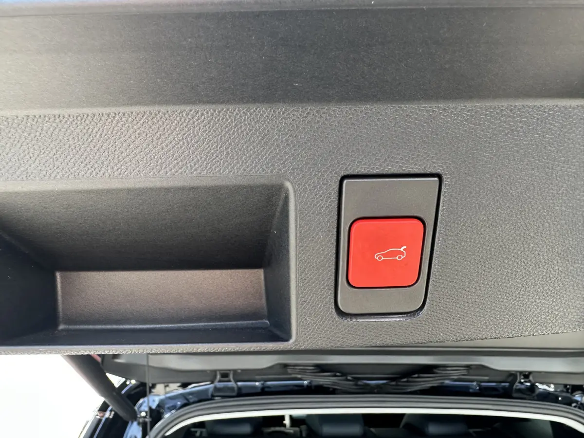 225pk Plug-In Hybrid MAX (Trekhaak - Elektrische Klep - Leder incl verwarming/geheugen - Adaptieve Cruise Controle - Keyless Entry - Camera V+A - Parkeersensoren V+A - LED)