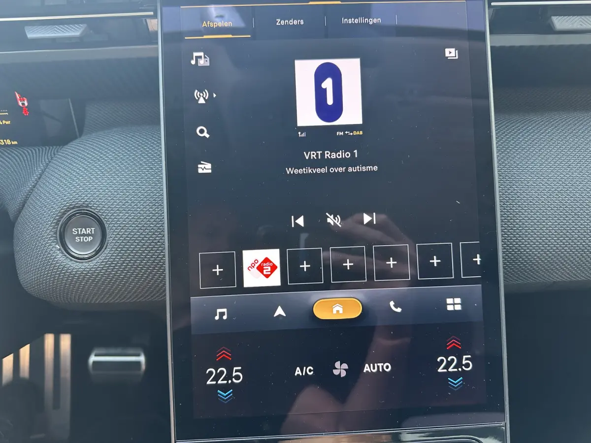 225pk Plug-In Hybrid MAX (Trekhaak - Elektrische Klep - Leder incl verwarming/geheugen - Adaptieve Cruise Controle - Keyless Entry - Camera V+A - Parkeersensoren V+A - LED)