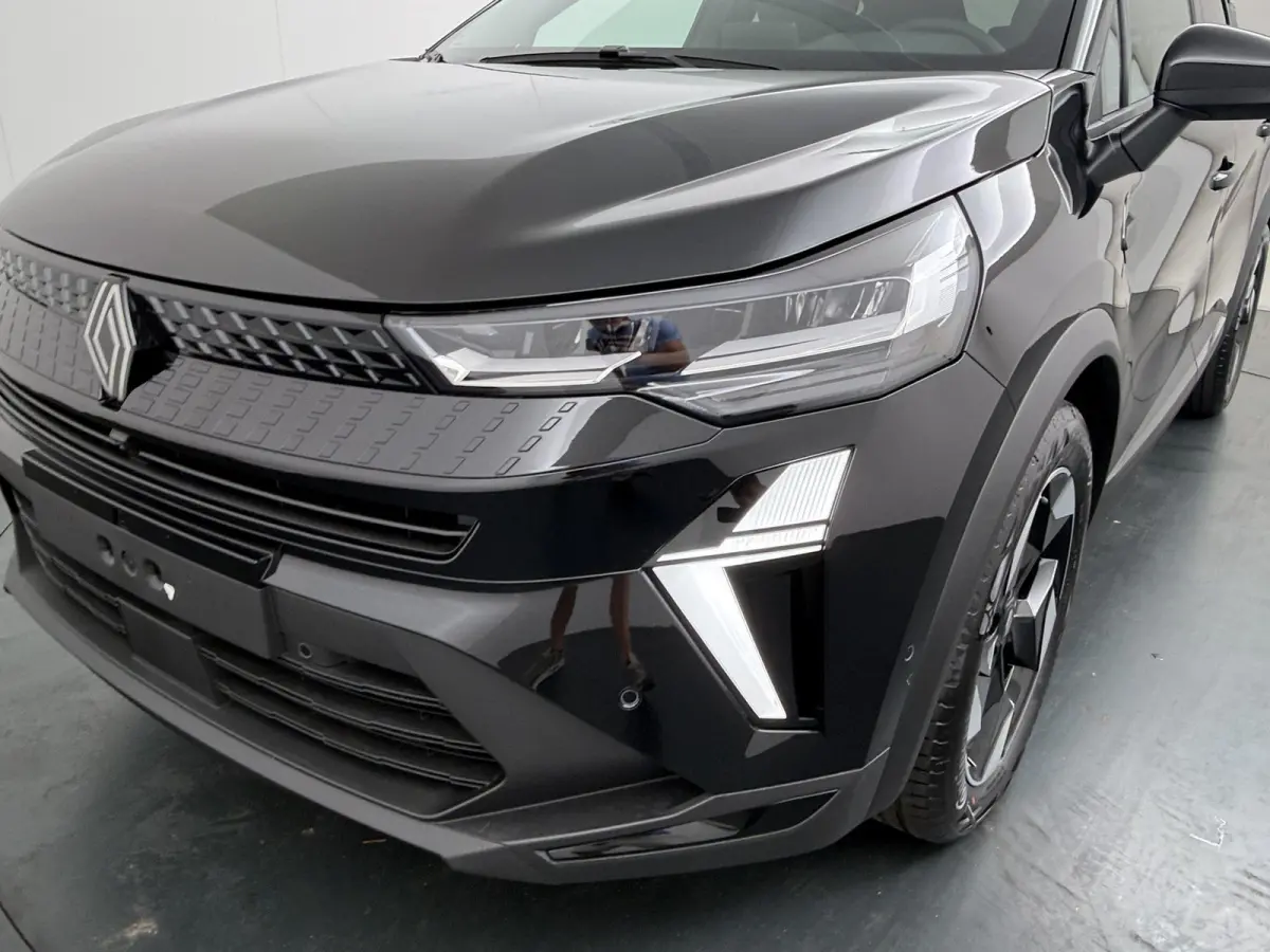 techno full hybrid E-Tech 160 | Pack winter | Pack advanced driving assist |